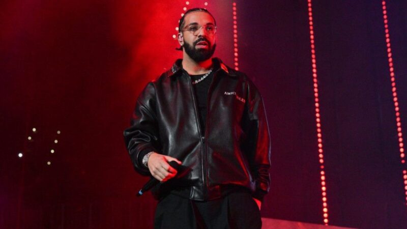 Drake Responds To "Randomly Angry Poets" Regarding His Book Release