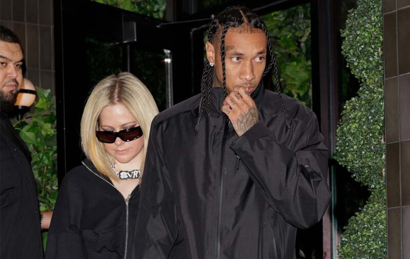 Tyga Buys $80,000 Diamond Chain For Avril Lavigne