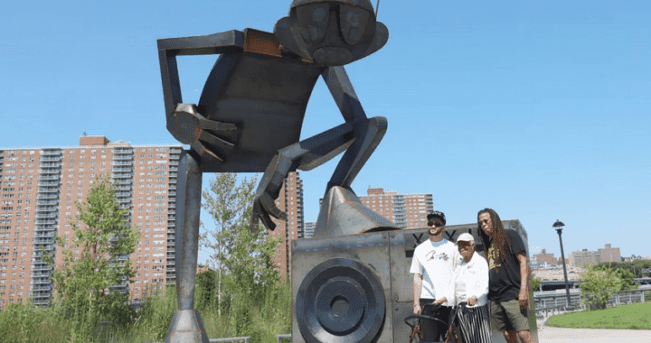 “Rappin’ Max Robot” Sculpture Brings Hip-Hop Legacy to Mill Pond Park Before Heading to Paris