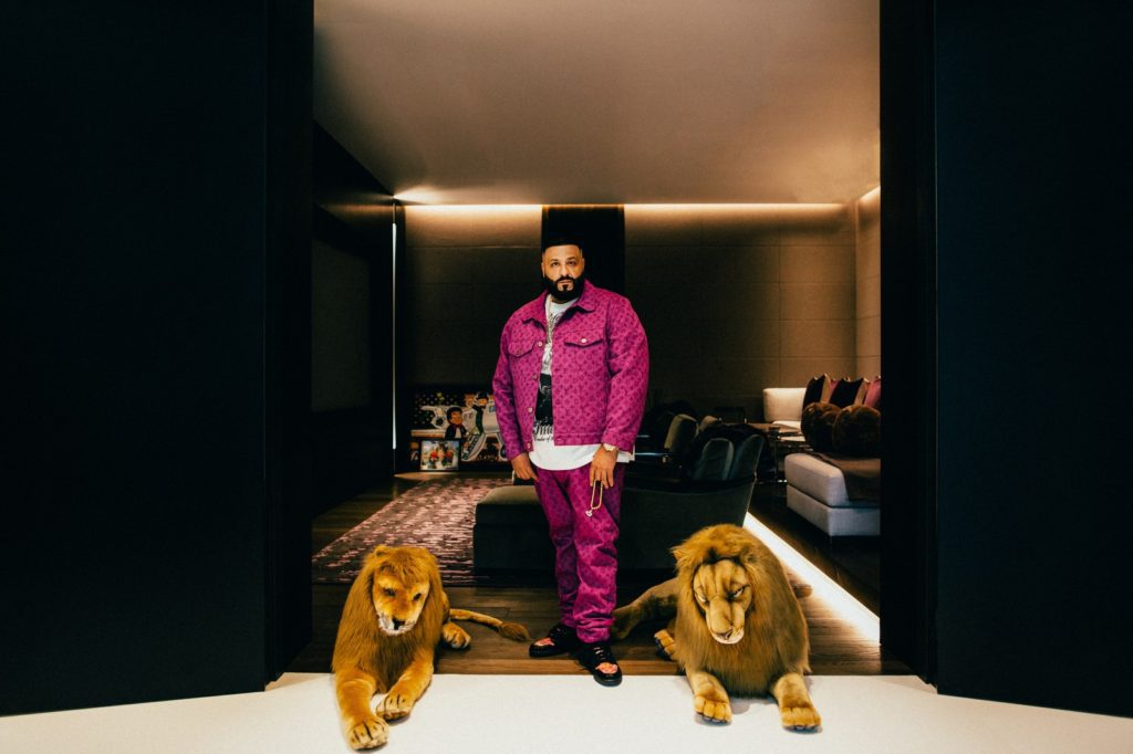 DJ Khaled with two lions