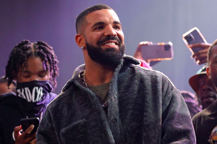 Drake Shows Off Diamond Emoji Chain