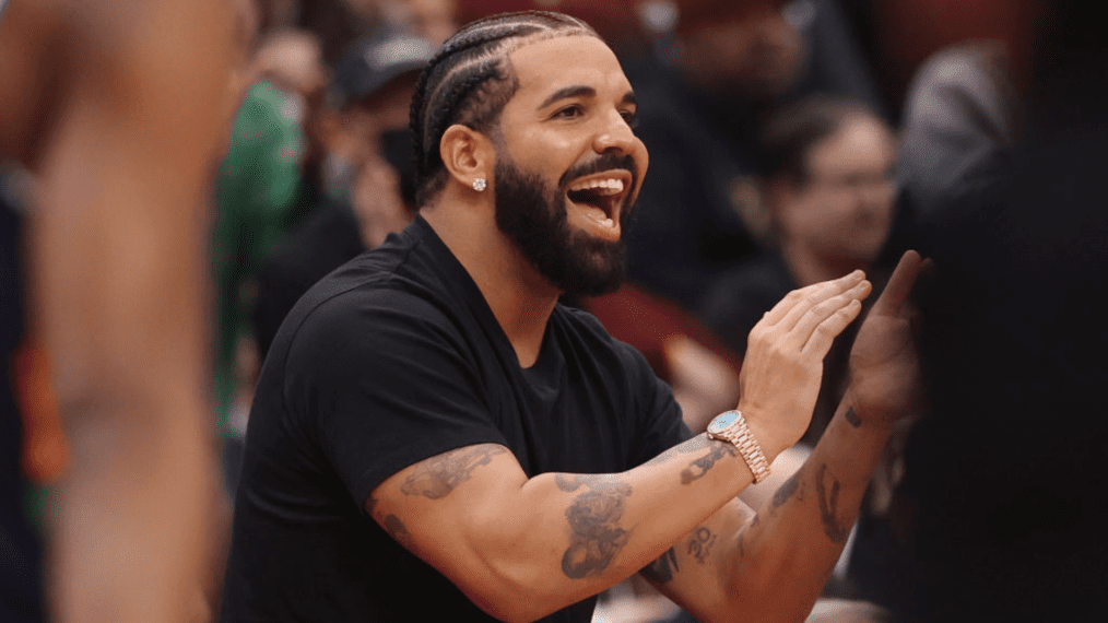 Drake Says The World Is Being Homophobic Toward Him
