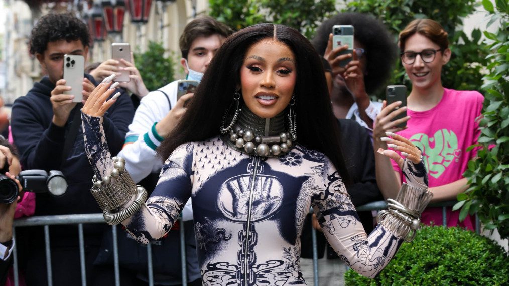 Criminal Battery Charges Against Cardi B Dropped After Mic-Tossing Incident