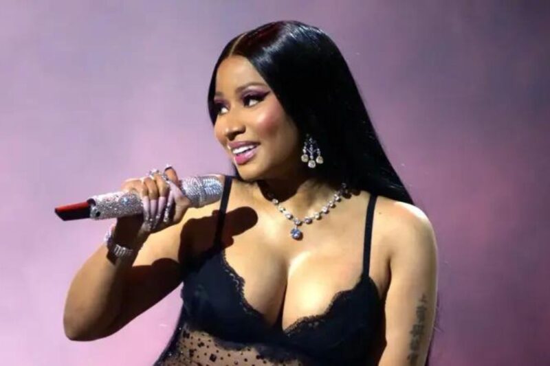 Nicki Minaj Playfully Claps Back at Fan for Hulk Hogan Comment