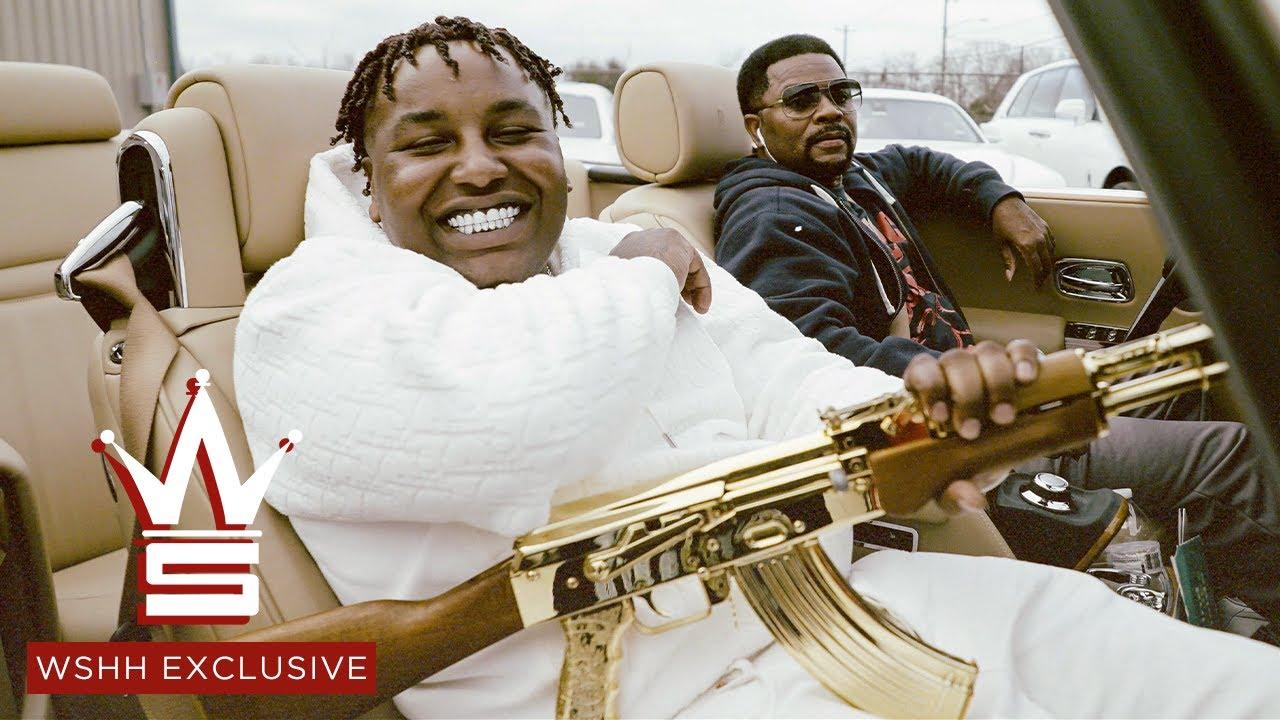 A picture containing brass, music
Description automatically generated