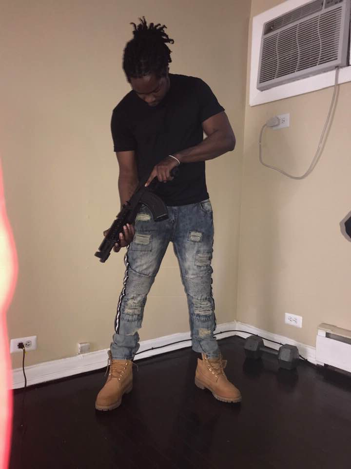 A person holding an object

Description automatically generated with medium confidence