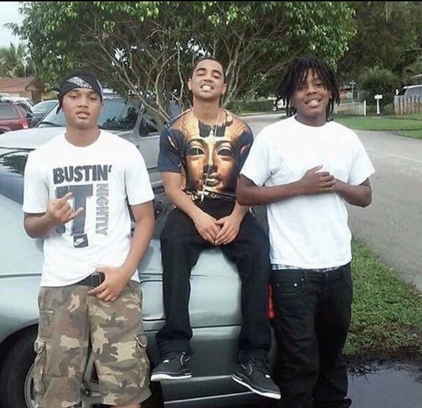 A group of men posing for a picture

Description automatically generated with medium confidence