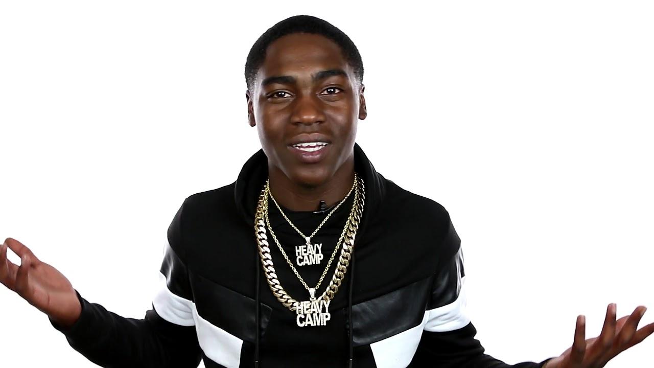 A person wearing a necklace

Description automatically generated with low confidence