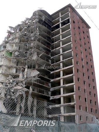 A picture containing building, outdoor, tall

Description automatically generated