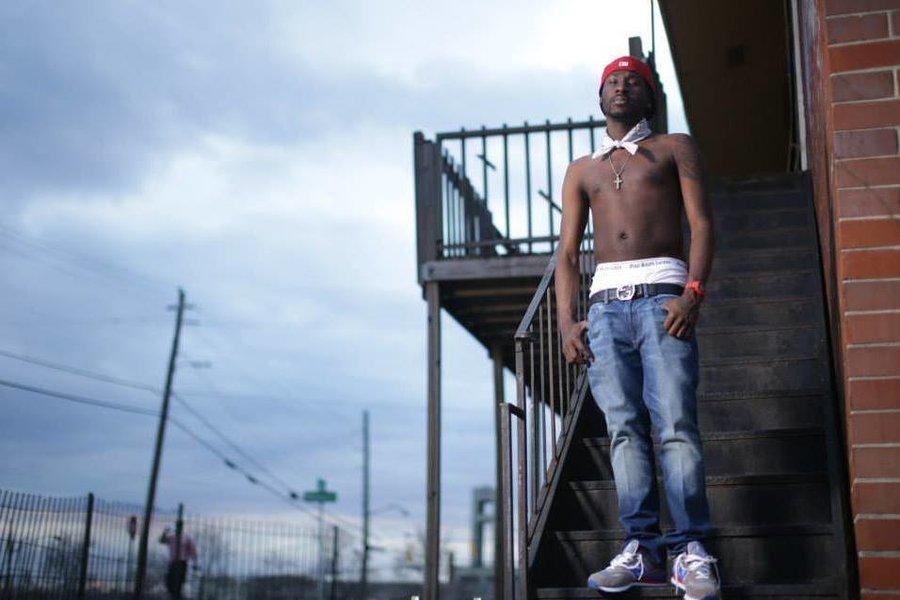 A picture containing sky, outdoor, person, person

Description automatically generated