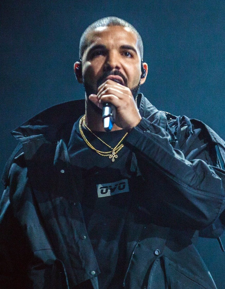 Drake performing in 2016
