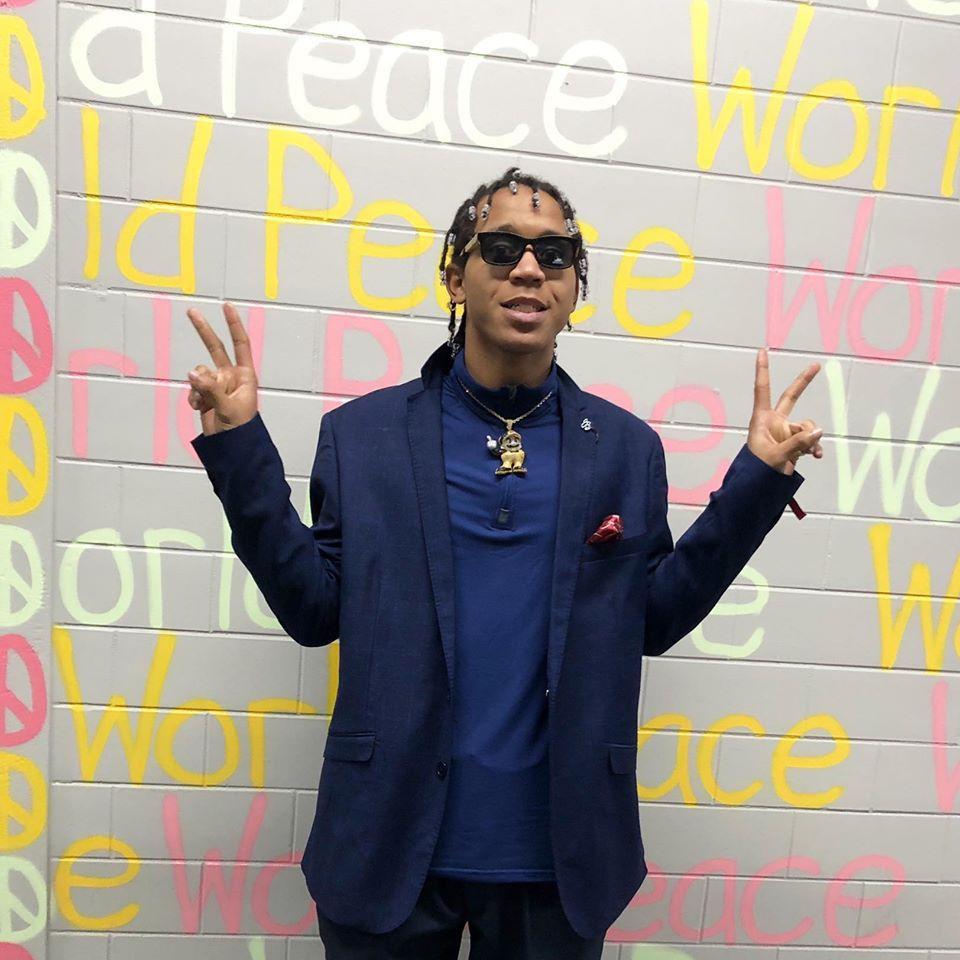 <strong>EST GEE: From Pro Athlete To Drug Kingpin To Rap Superstar</strong> 25 A person wearing sunglasses
Description automatically generated with medium confidence