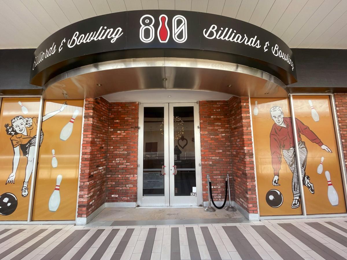 810 Billiards & Bowling | Things To Do in Houston, TX